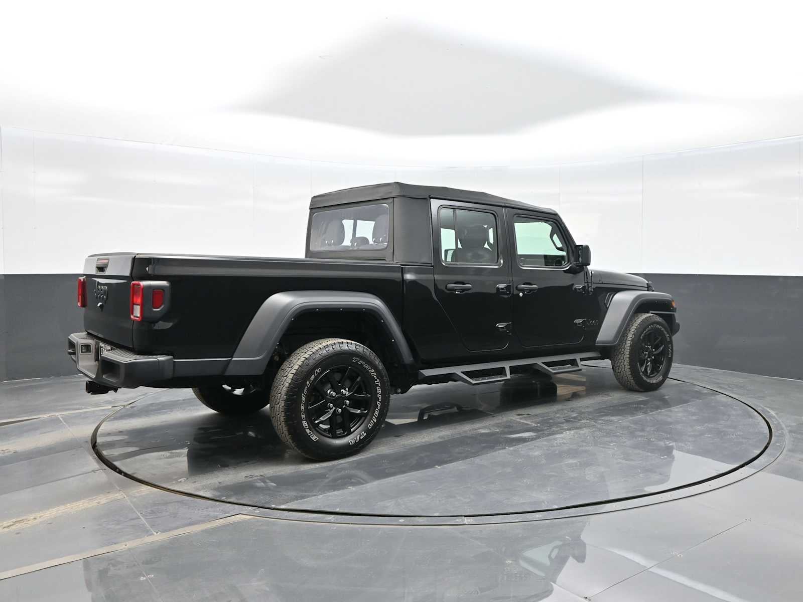 2022 Jeep Gladiator Sport