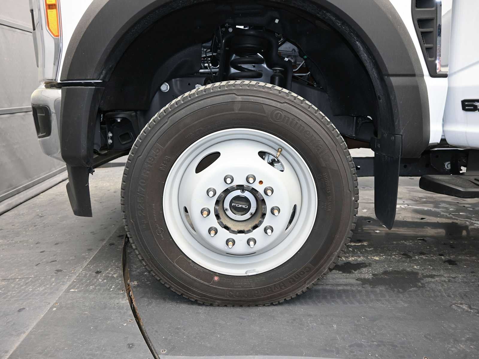 2023 Ford Super Duty F-550 DRW XL