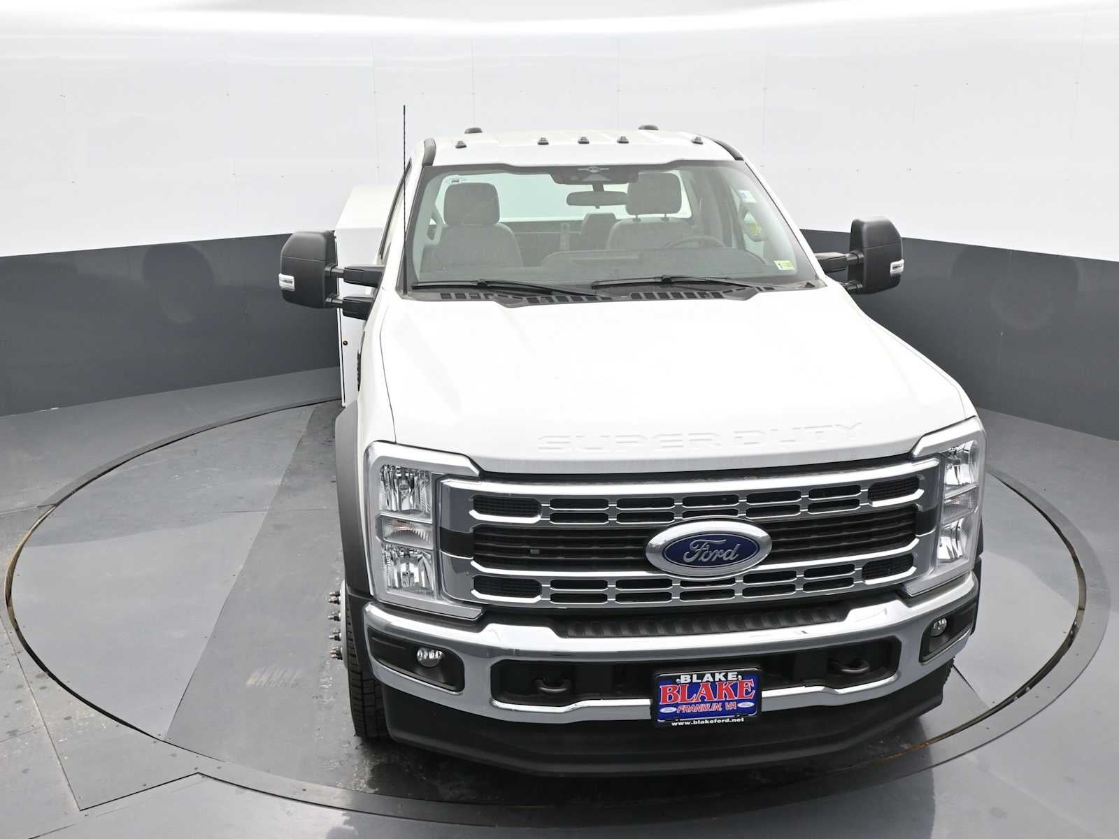 2023 Ford Super Duty F-550 DRW XL