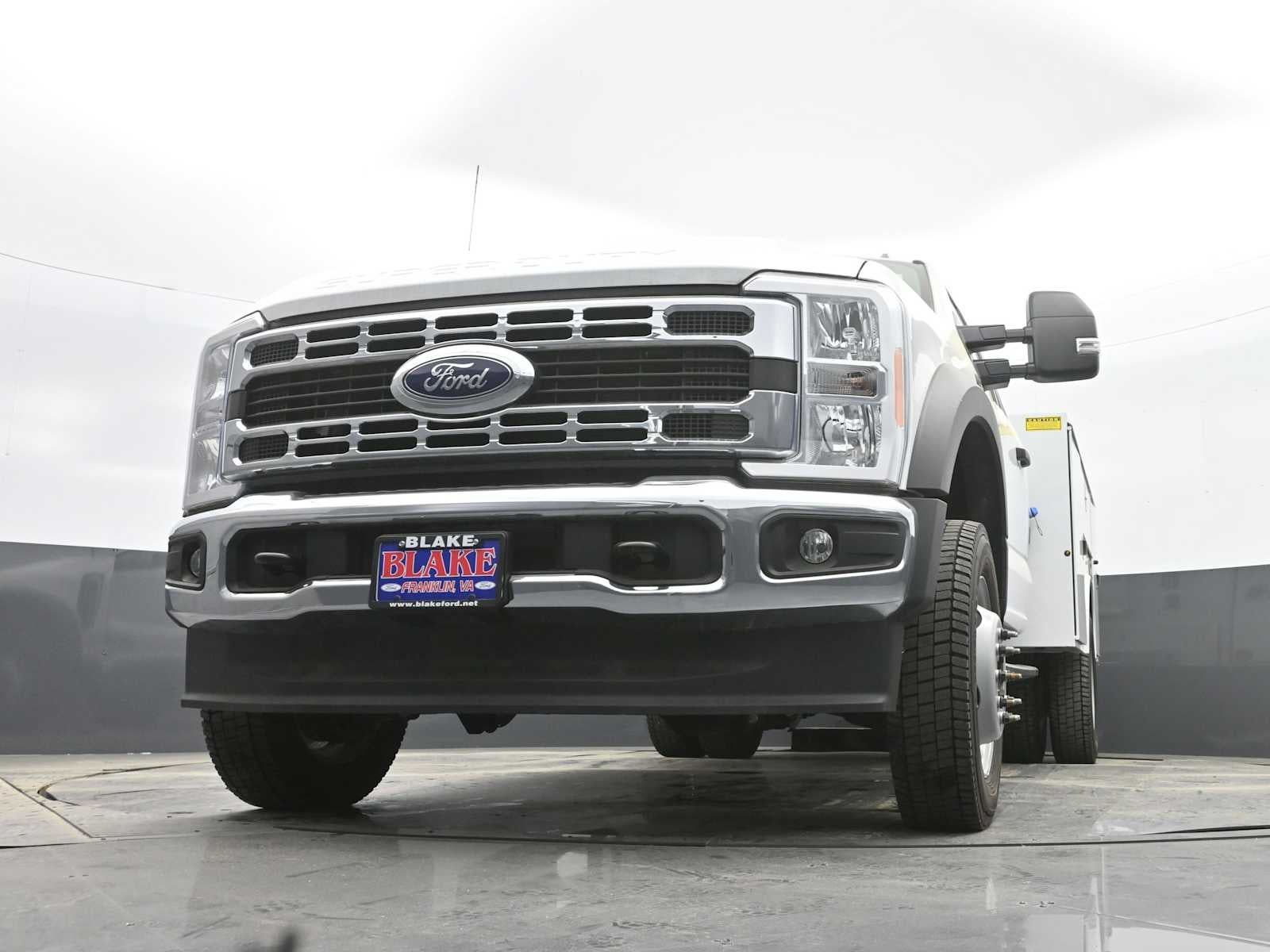 2023 Ford Super Duty F-550 DRW XL