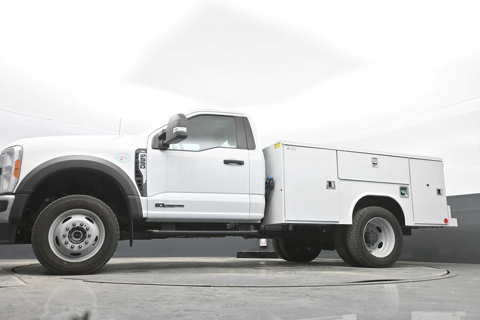 2023 Ford Super Duty F-550 DRW XL