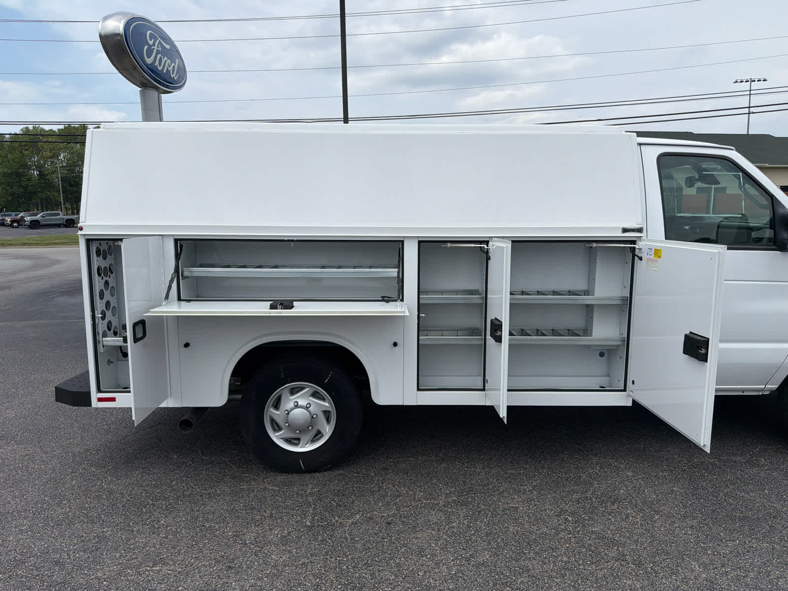 2026 Ford E-Series Cutaway E-350 SRW
