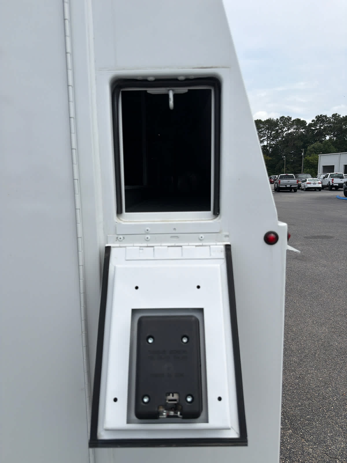 2026 Ford E-Series Cutaway E-350 SRW