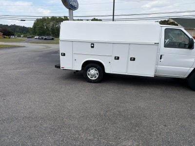 2026 Ford E-Series Cutaway E-350 SRW