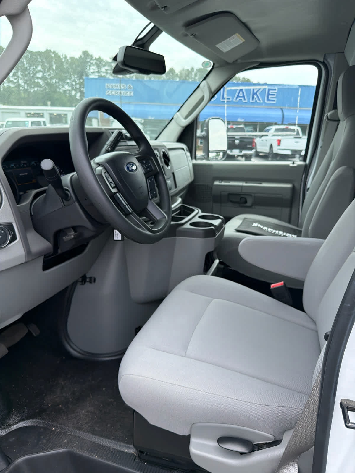2026 Ford E-Series Cutaway E-350 SRW