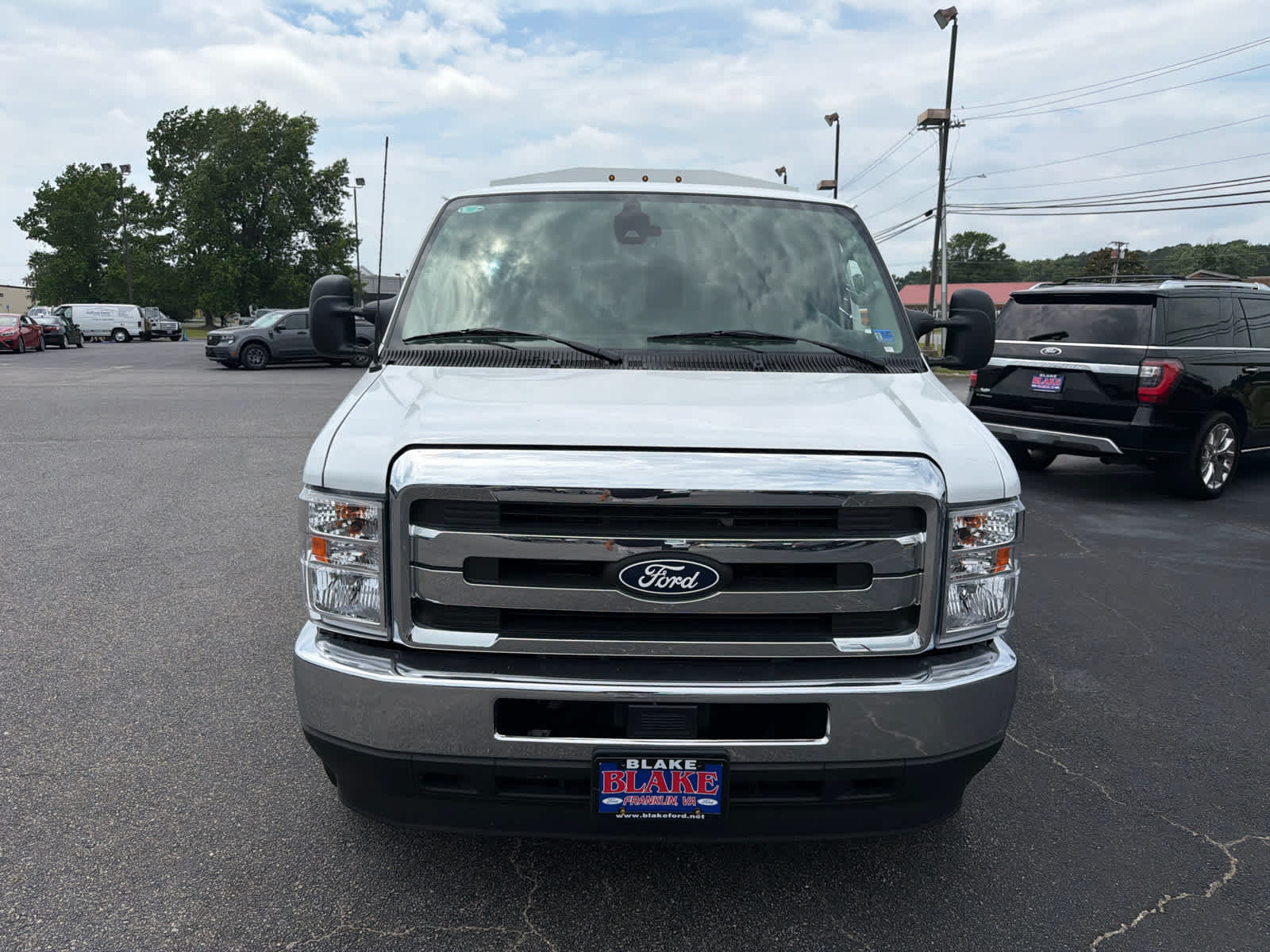 2026 Ford E-Series Cutaway E-350 SRW