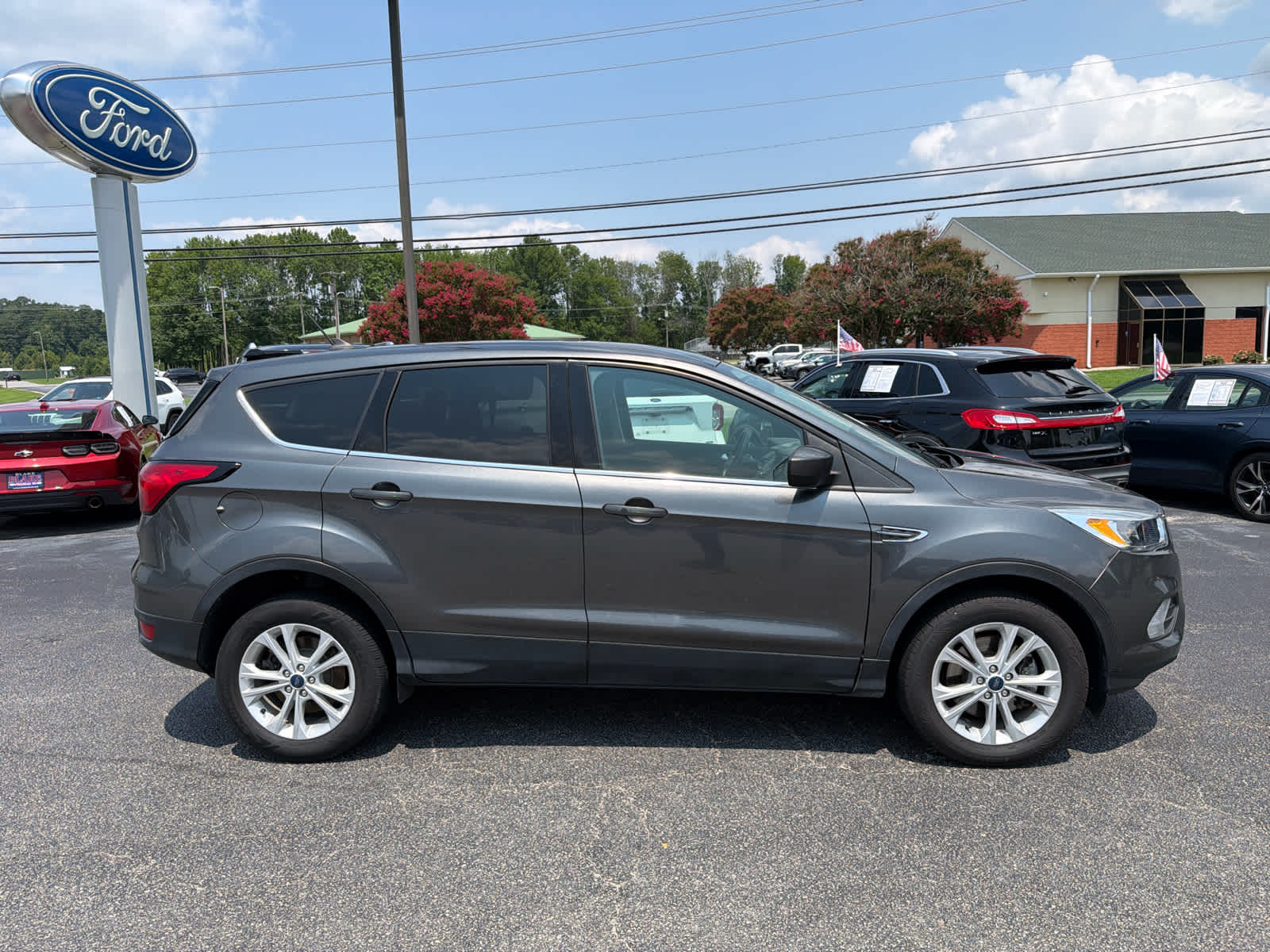 Used 2019 Ford Escape SE with VIN 1FMCU9GD6KUC47285 for sale in Franklin, VA
