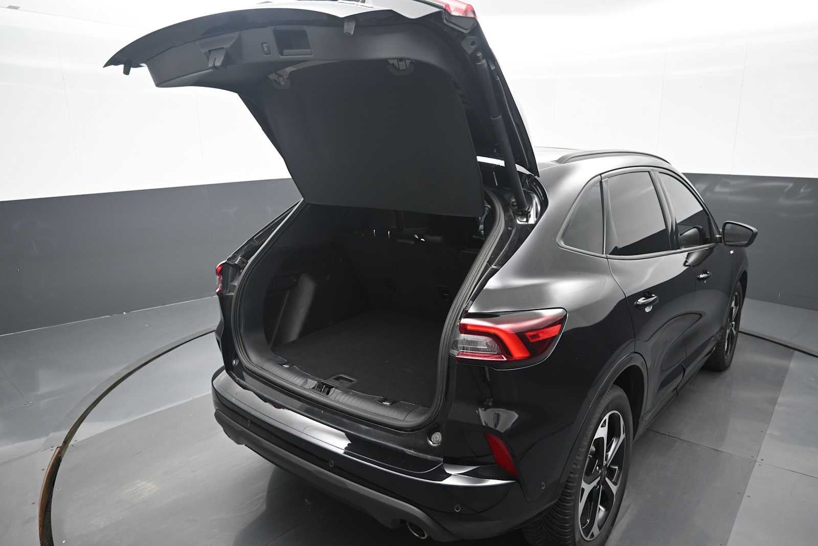 2023 Ford Escape ST-Line Elite