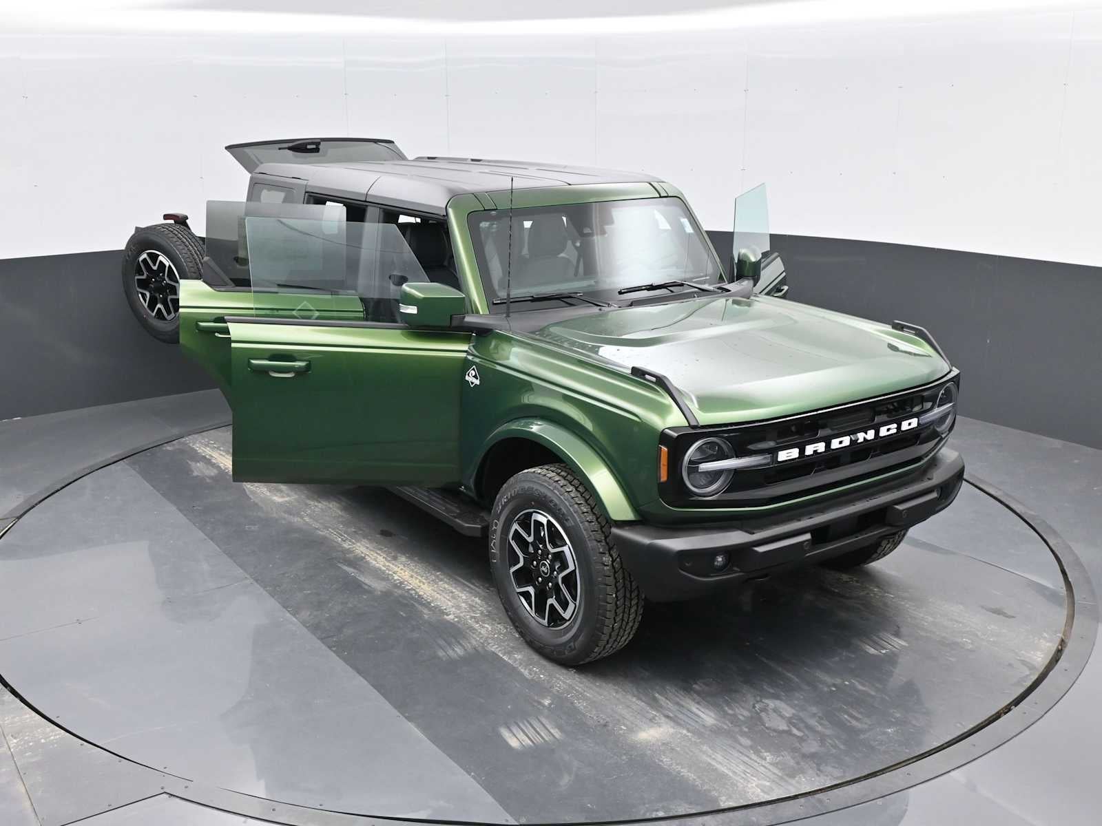 2024 Ford Bronco Outer Banks