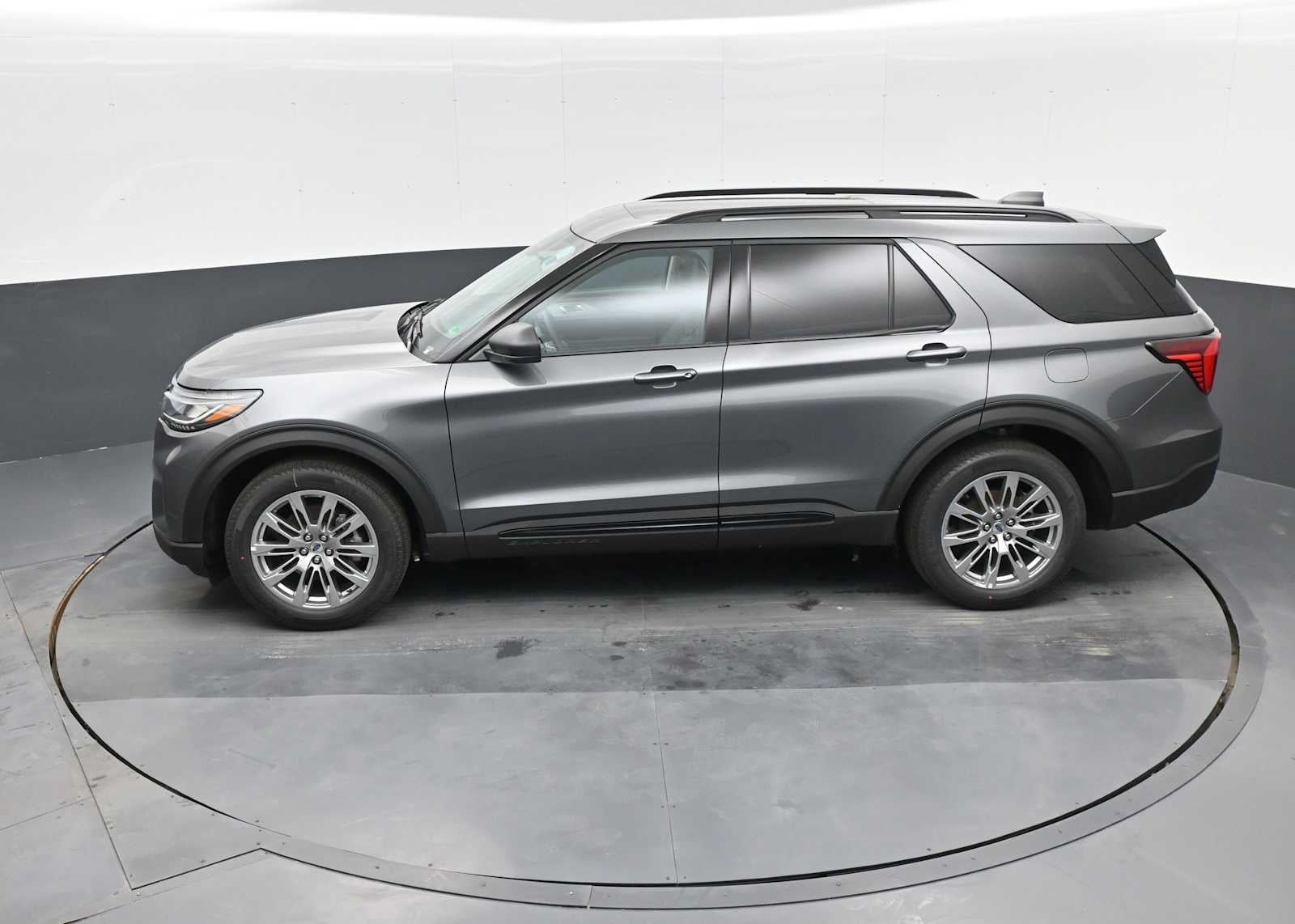 2026 Ford Explorer Active w/100A Pkg