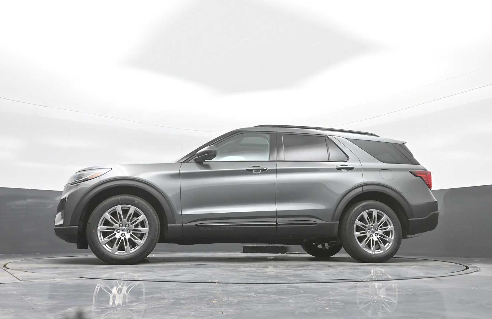 2026 Ford Explorer Active w/100A Pkg