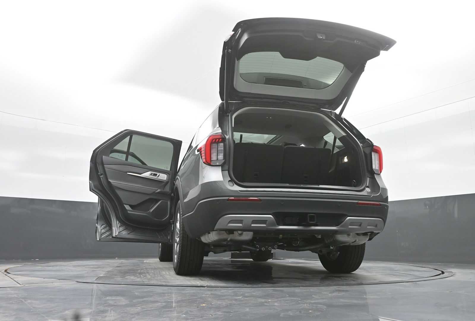 2026 Ford Explorer Active w/100A Pkg