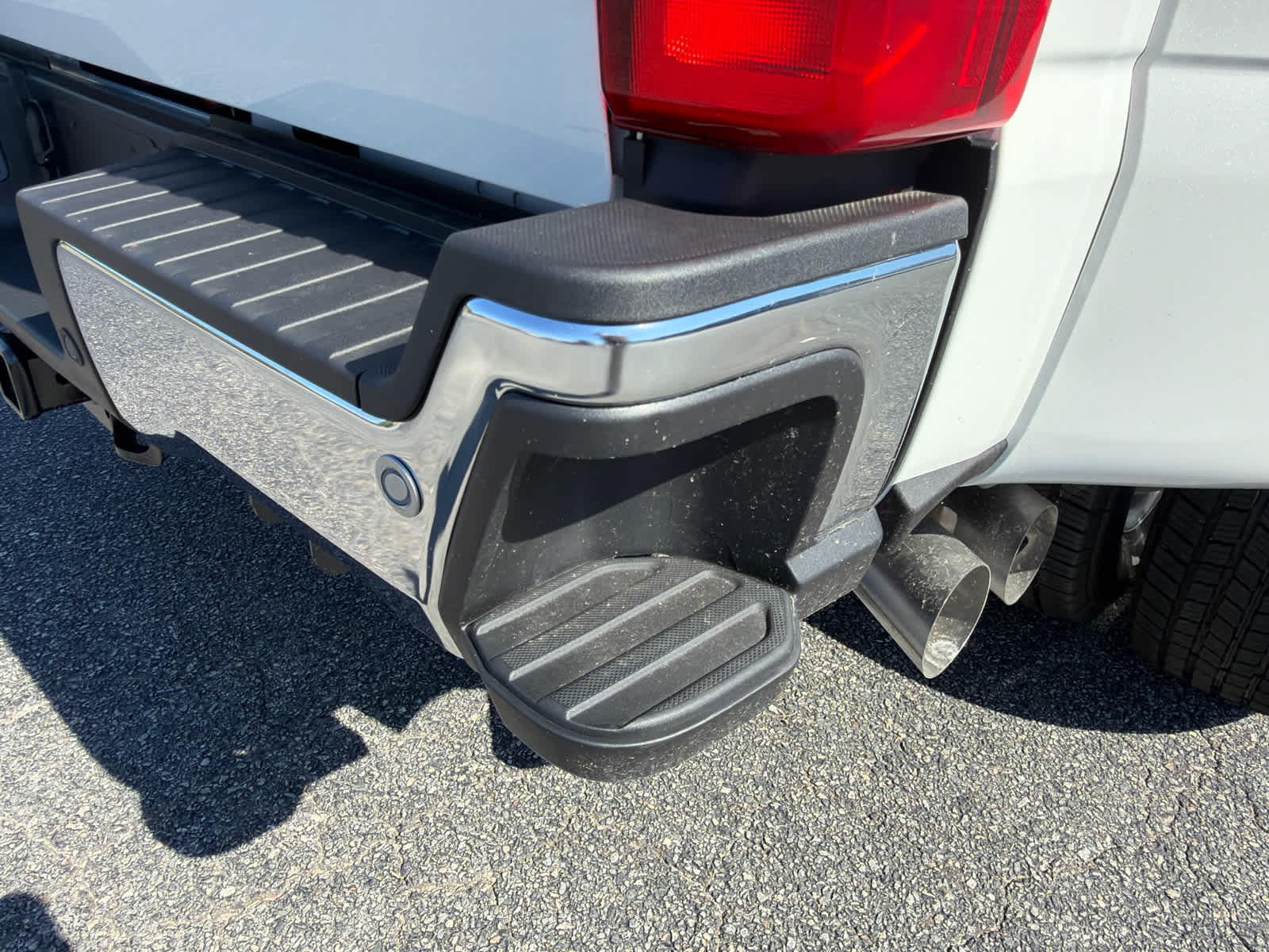 2026 Ford Super Duty F-350 DRW LARIAT