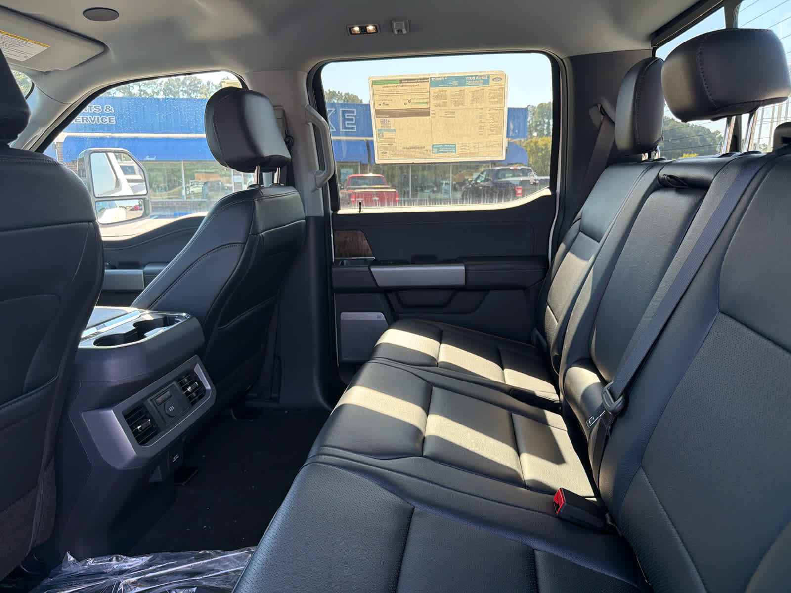 2026 Ford Super Duty F-350 DRW LARIAT