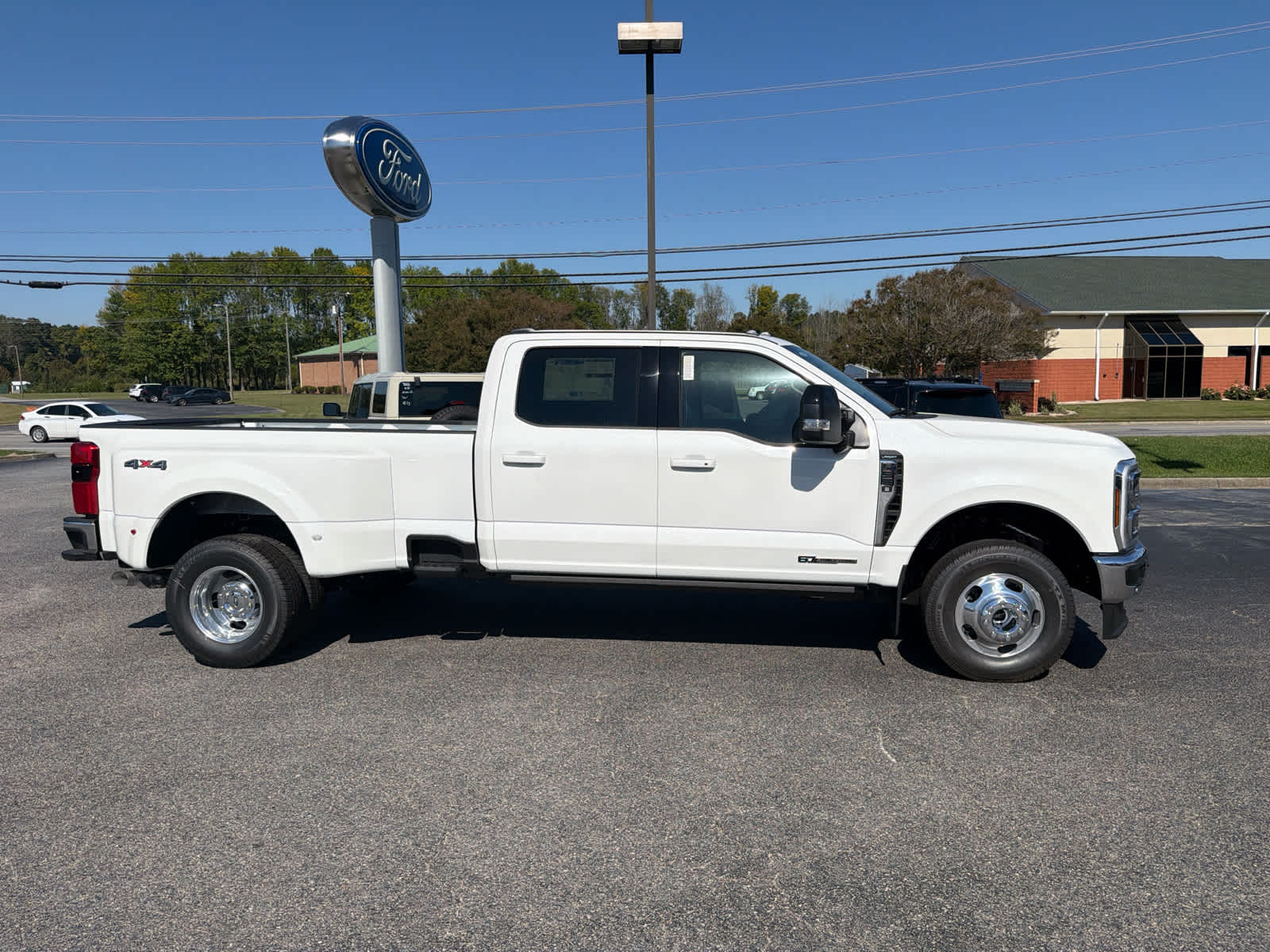 2026 Ford Super Duty F-350 DRW LARIAT