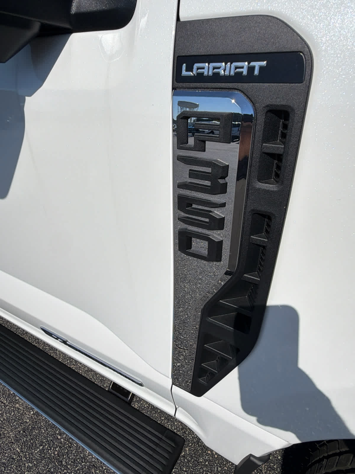 2026 Ford Super Duty F-350 DRW LARIAT