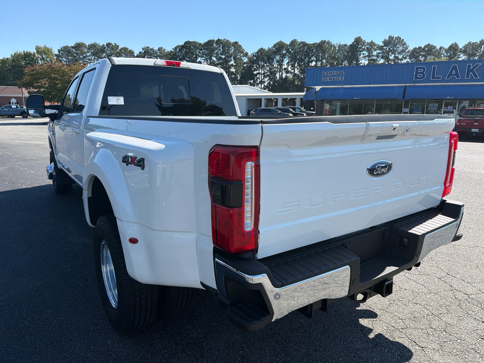 2026 Ford Super Duty F-350 DRW LARIAT