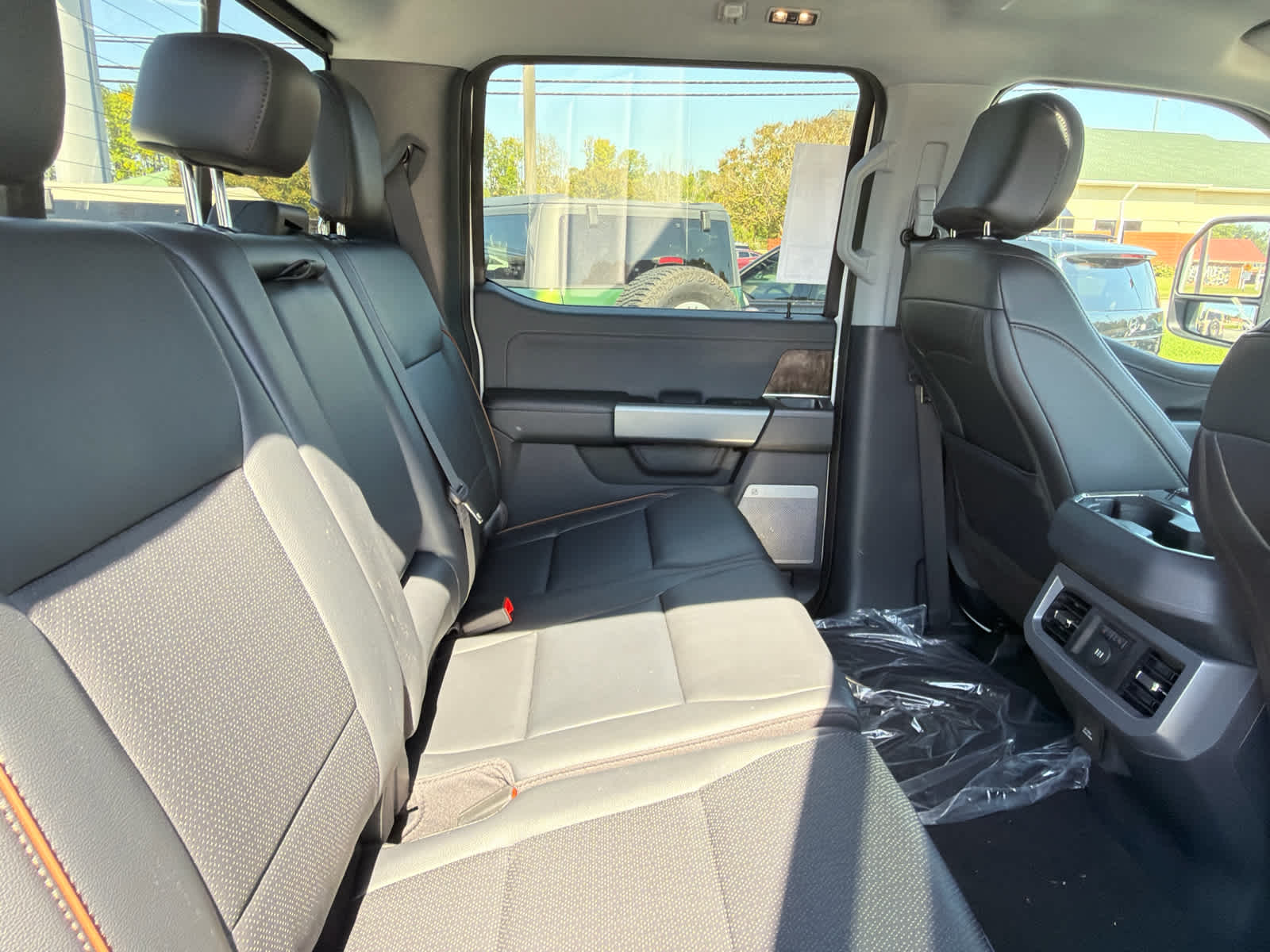 2026 Ford Super Duty F-350 DRW LARIAT