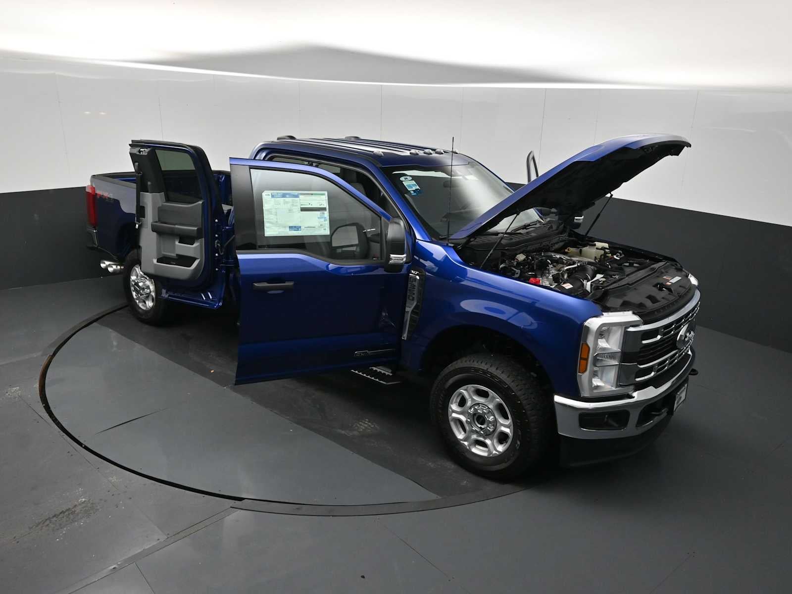 2026 Ford Super Duty F-350 SRW XLT