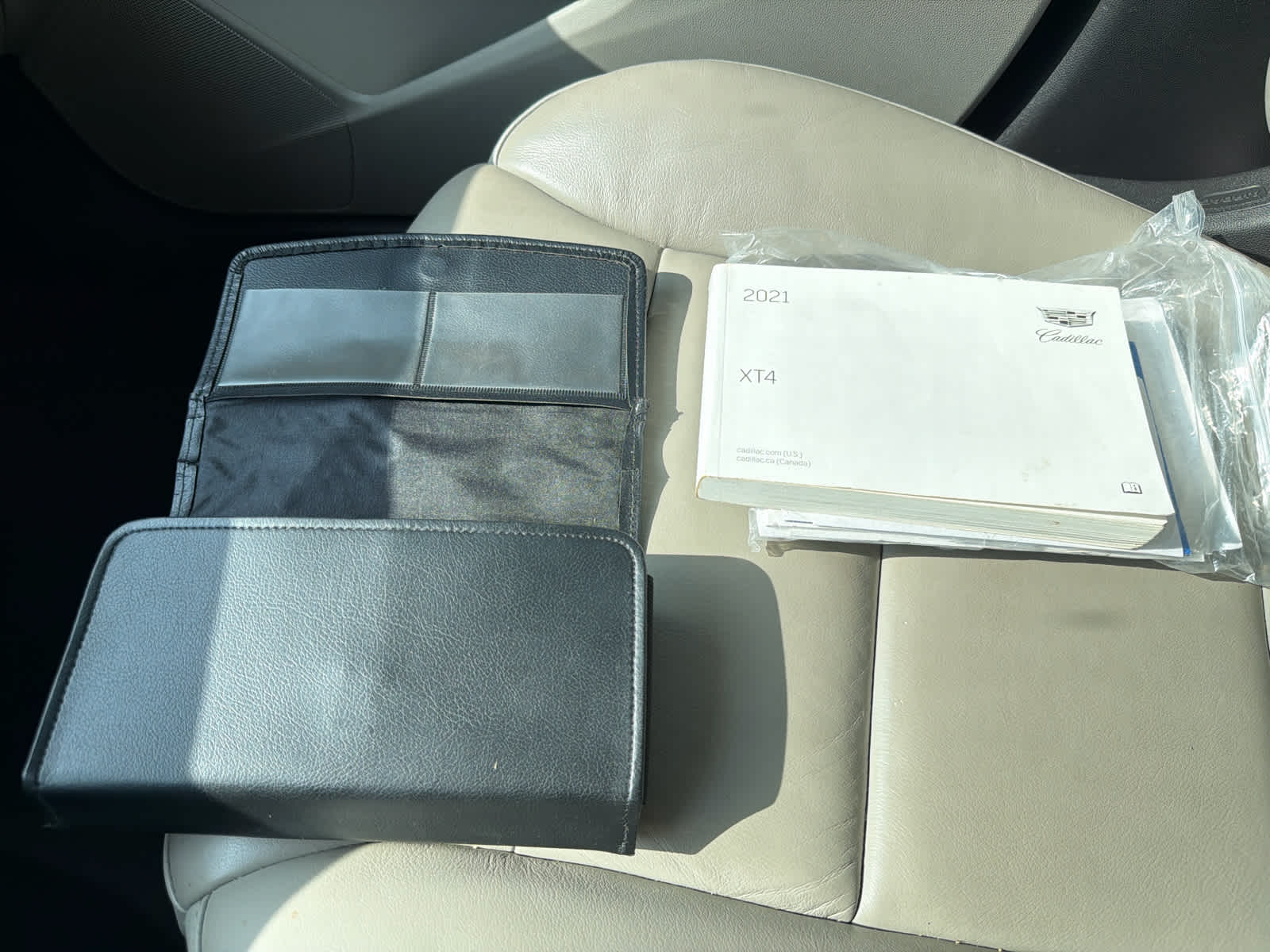 2021 Cadillac XT4 FWD Premium Luxury