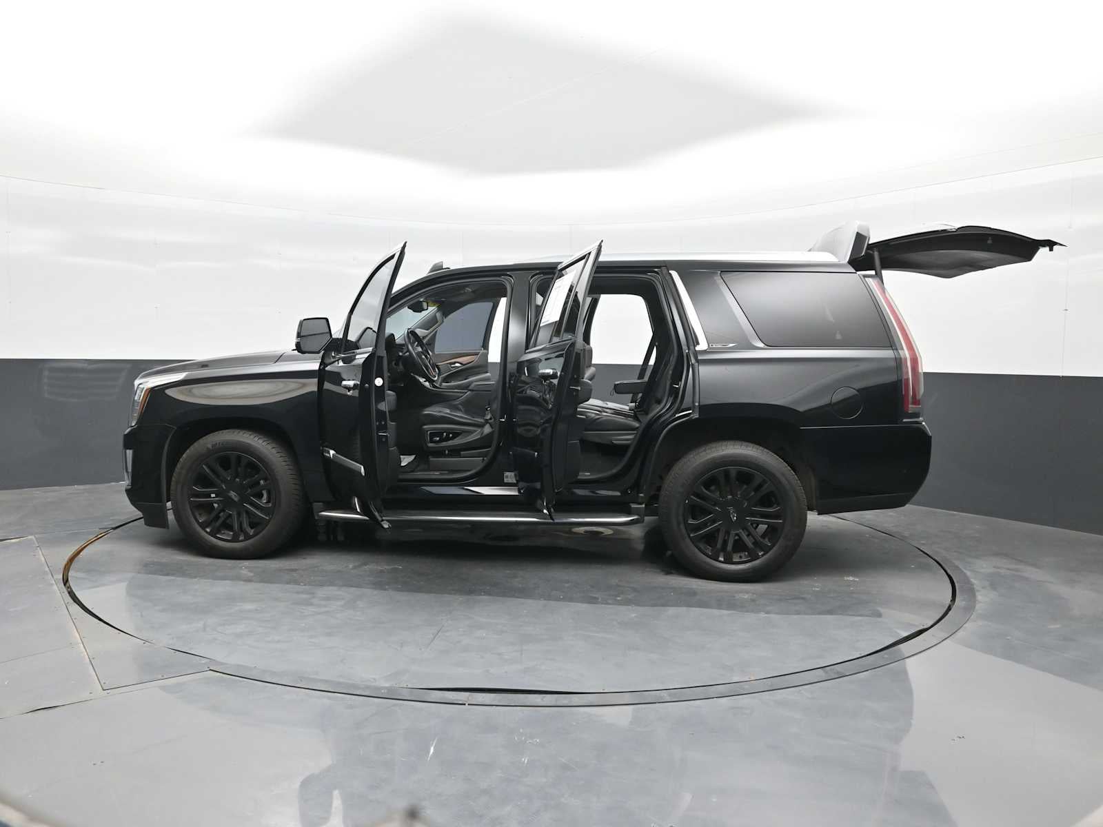2018 Cadillac Escalade Base