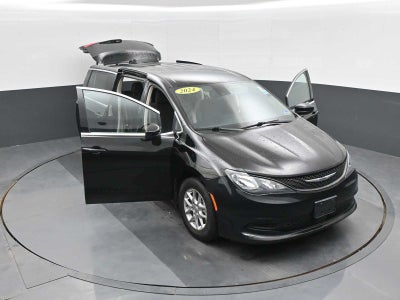 2024 Chrysler Voyager LX
