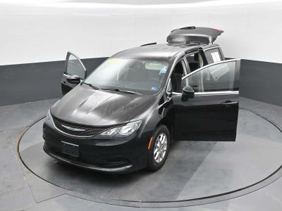 2024 Chrysler Voyager LX