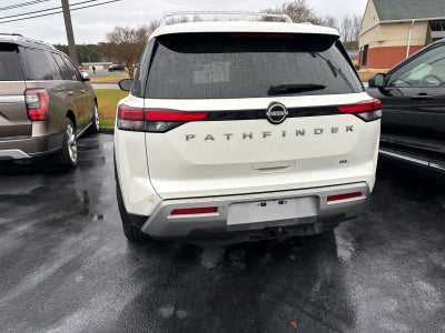 2023 Nissan Pathfinder SL