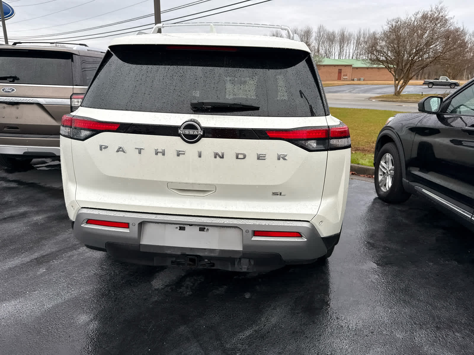 2023 Nissan Pathfinder SL