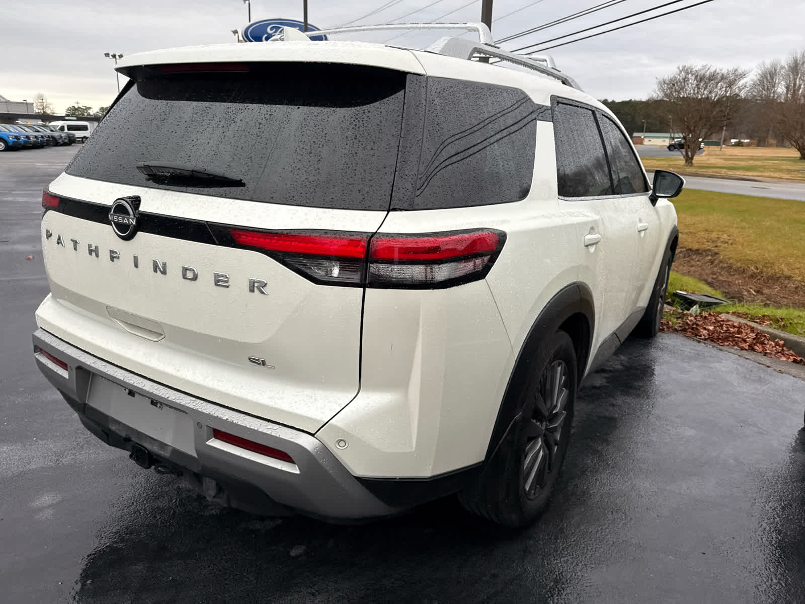 2023 Nissan Pathfinder SL