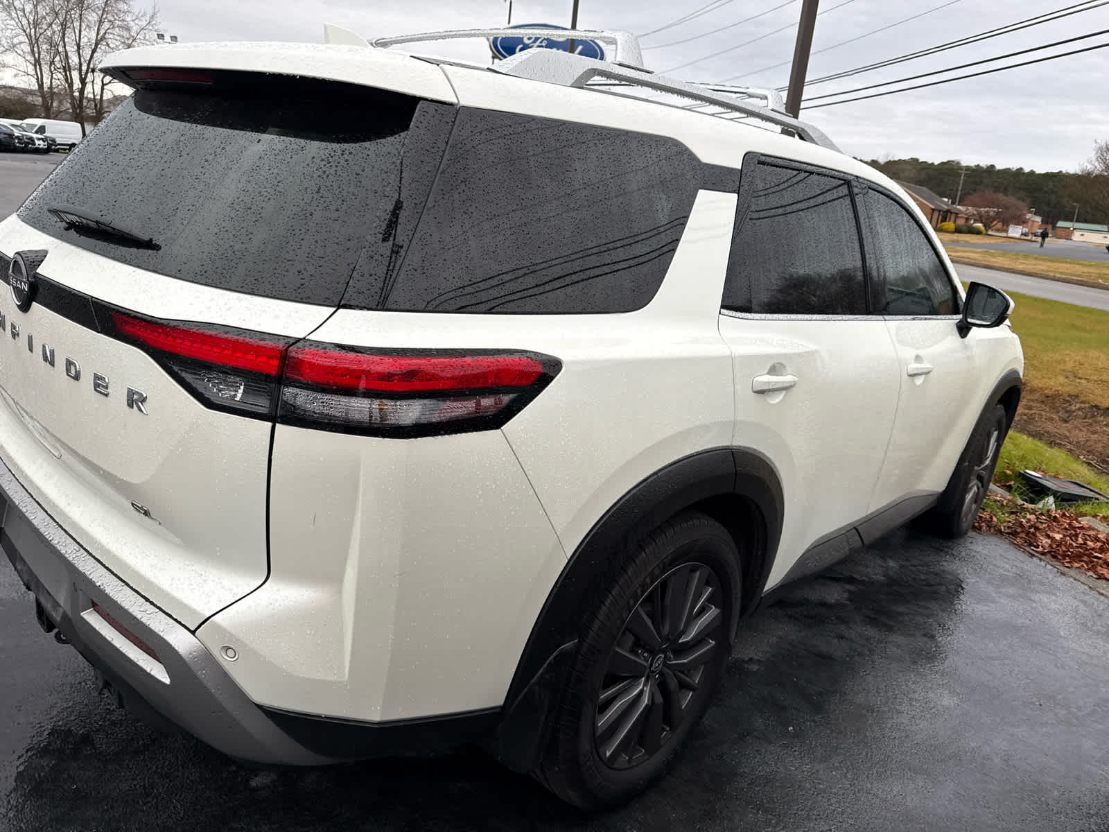 2023 Nissan Pathfinder SL