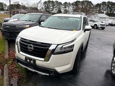 2023 Nissan Pathfinder SL