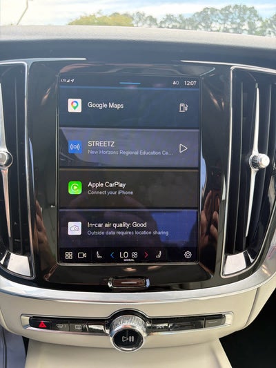 2024 Volvo S60 Plus Dark Theme