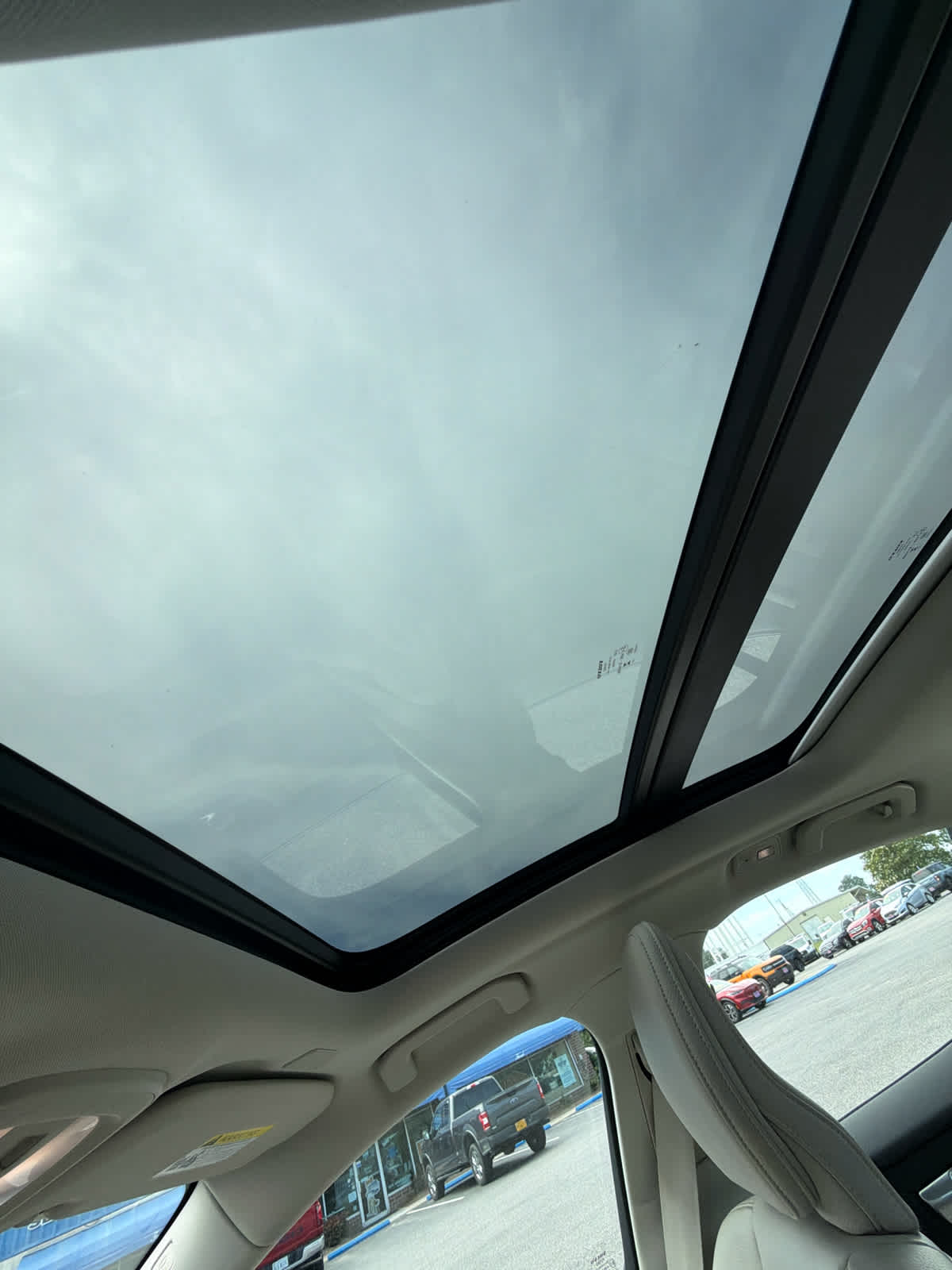 2024 Volvo S60 Plus Dark Theme
