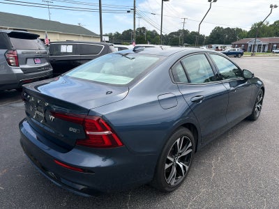 2024 Volvo S60 Plus Dark Theme