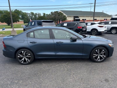 2024 Volvo S60 Plus Dark Theme