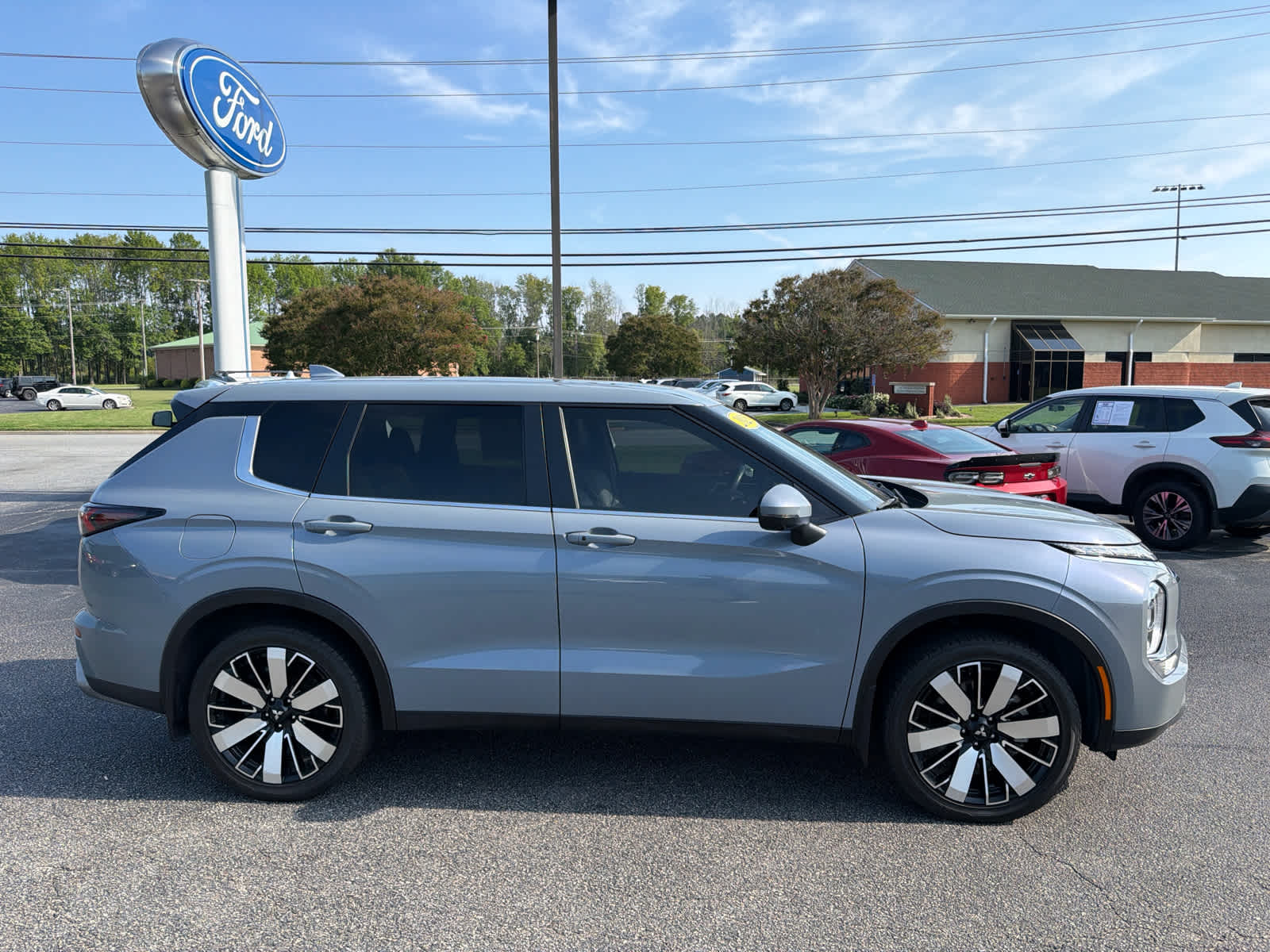 2025 Mitsubishi Outlander SE