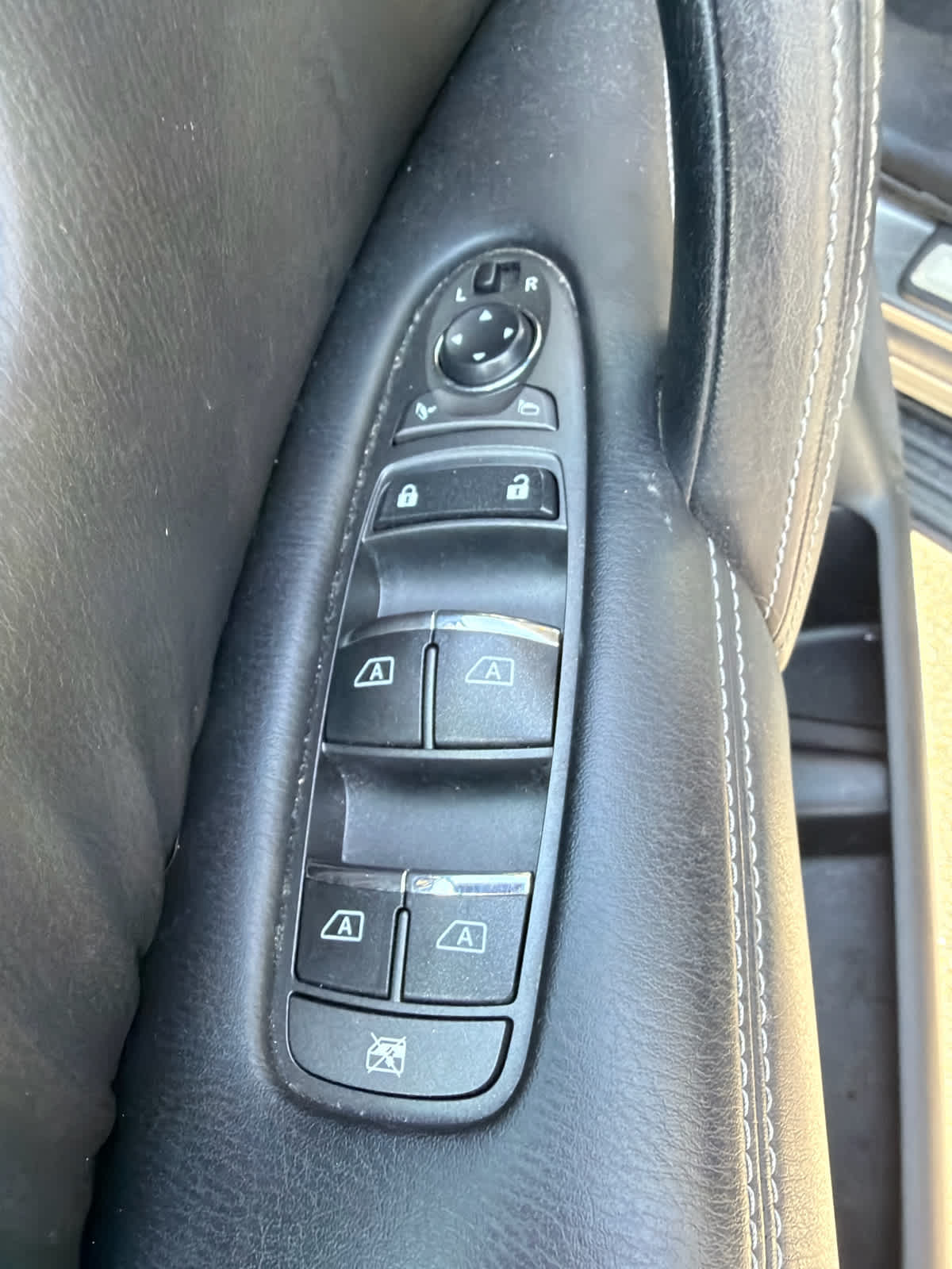 2016 INFINITI QX80 Base