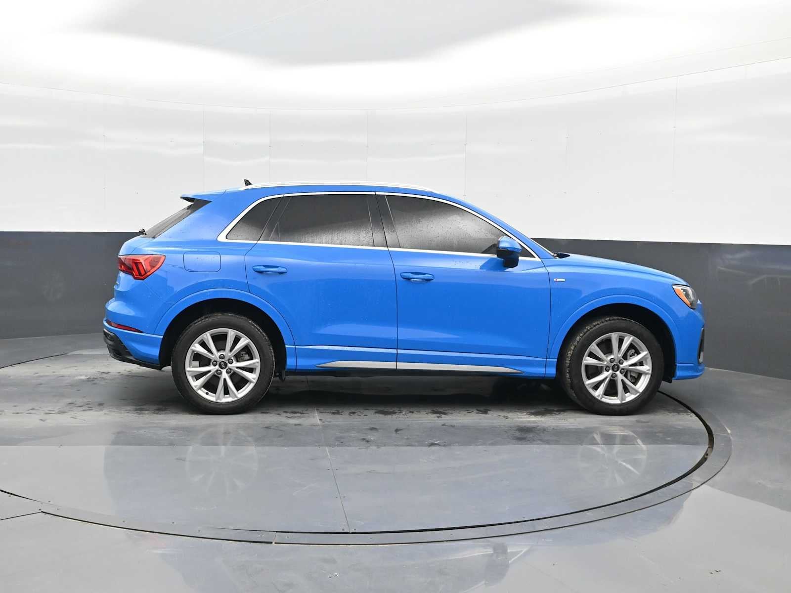 2022 Audi Q3 S line Premium
