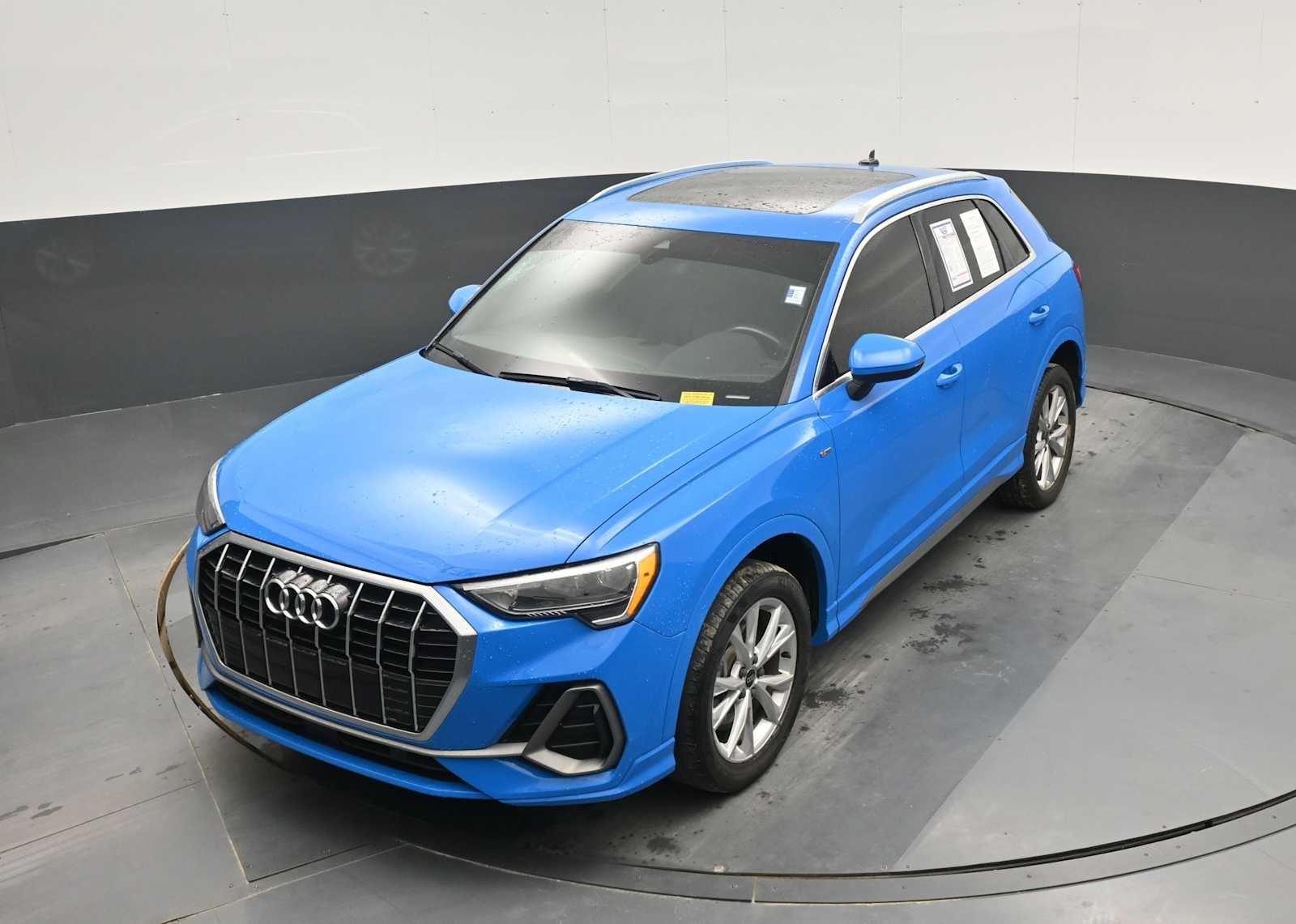 2022 Audi Q3 S line Premium
