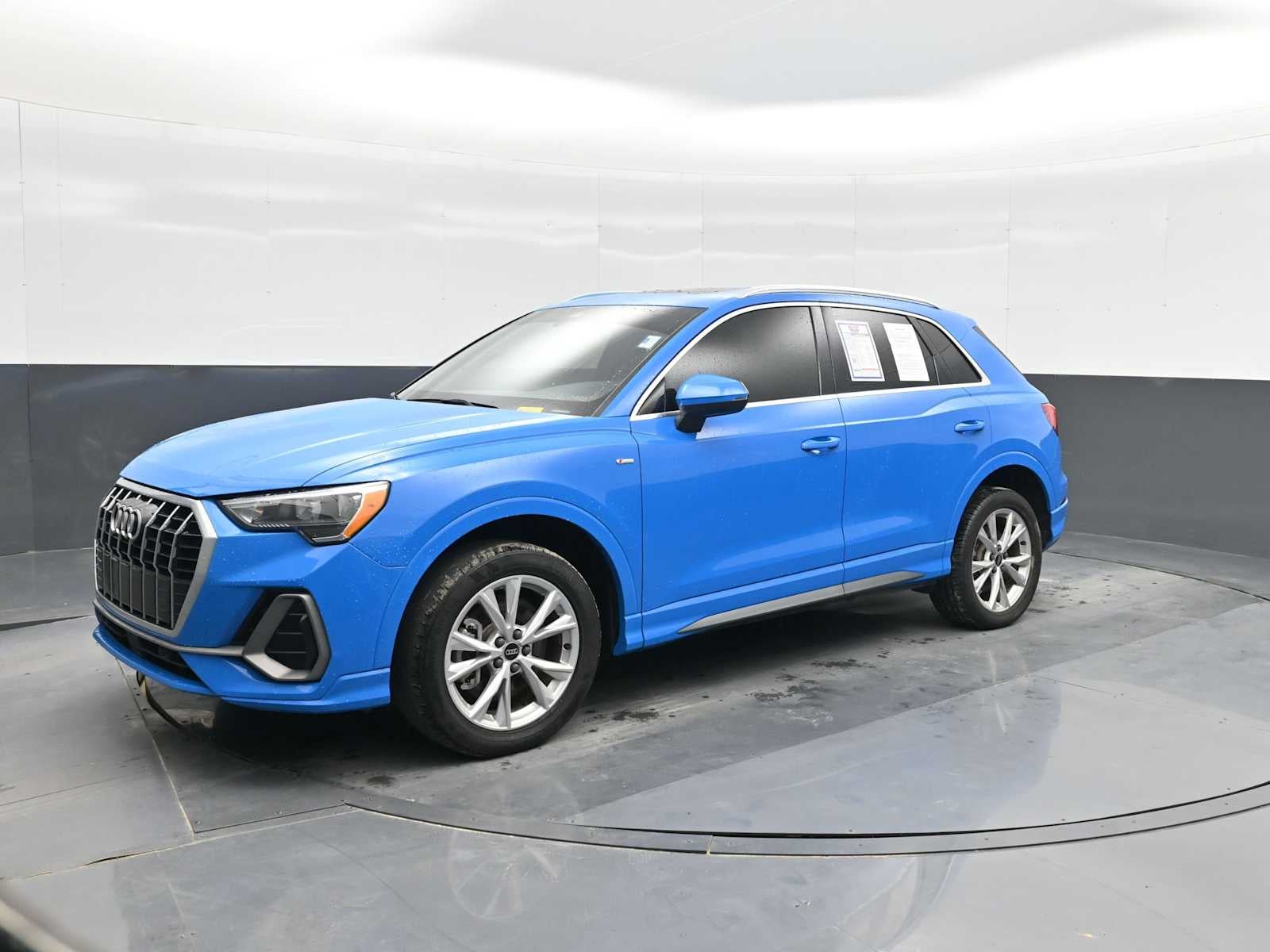 2022 Audi Q3 S line Premium