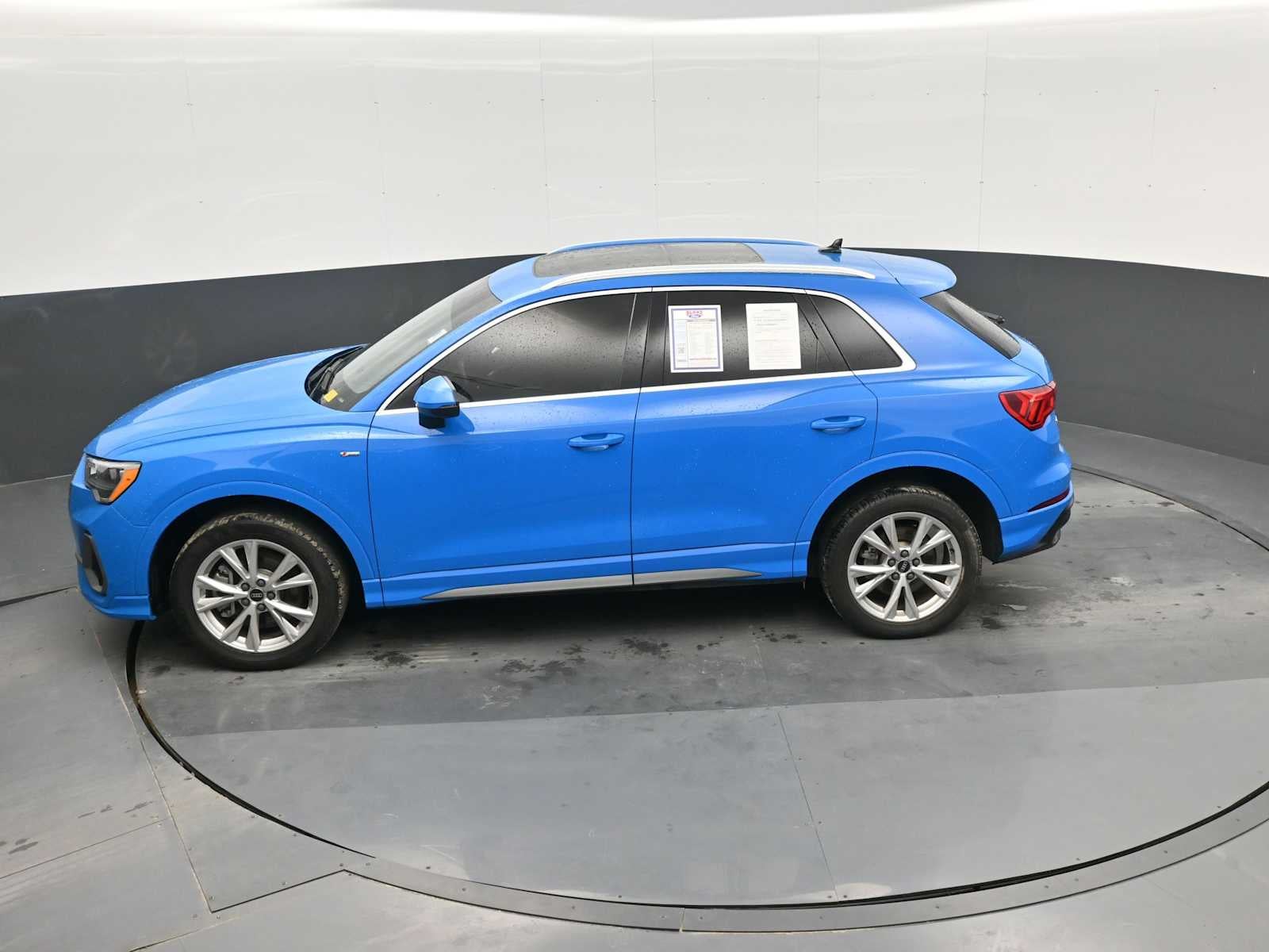 2022 Audi Q3 S line Premium