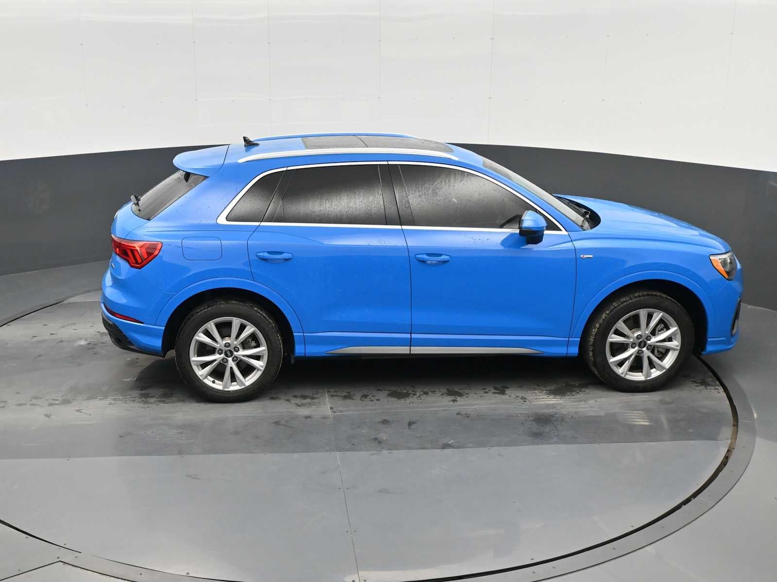 2022 Audi Q3 S line Premium