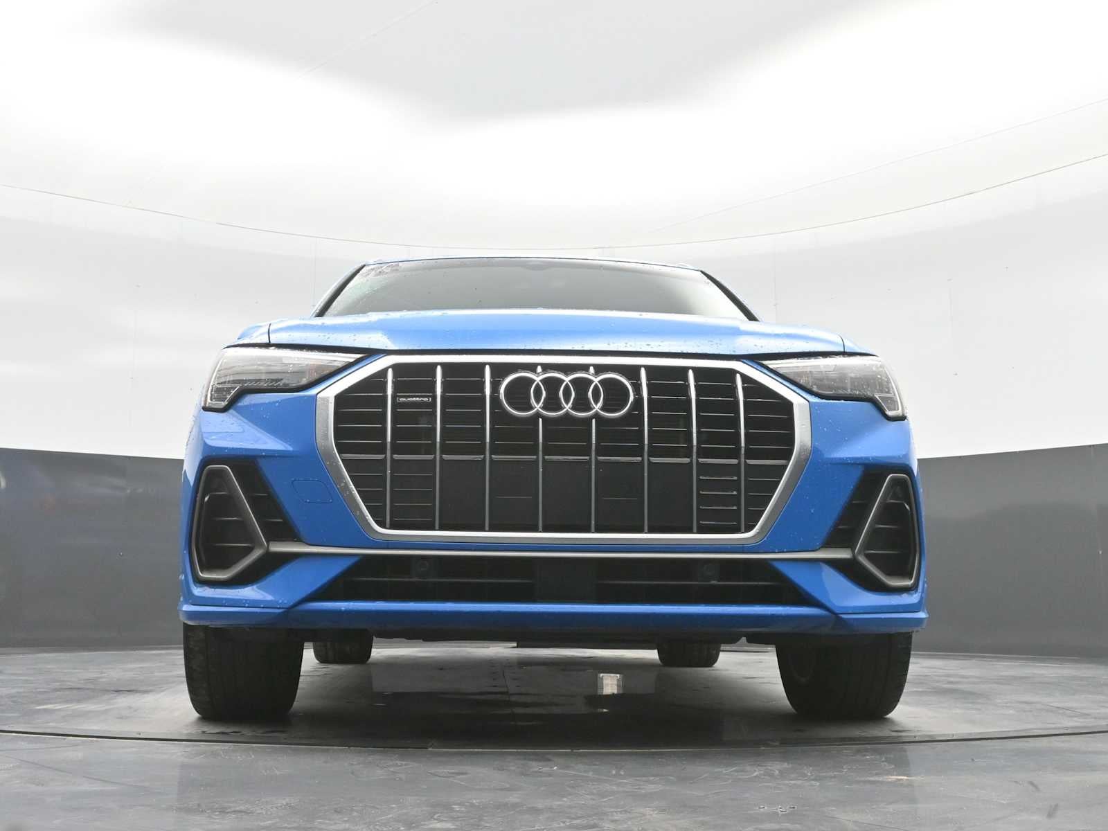2022 Audi Q3 S line Premium