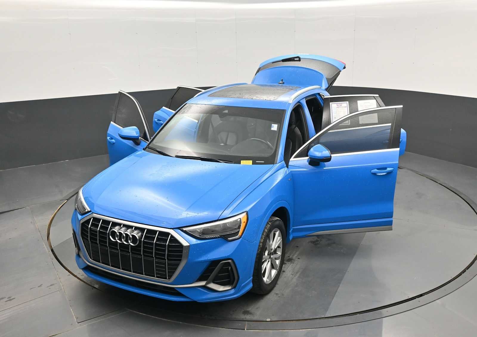 2022 Audi Q3 S line Premium