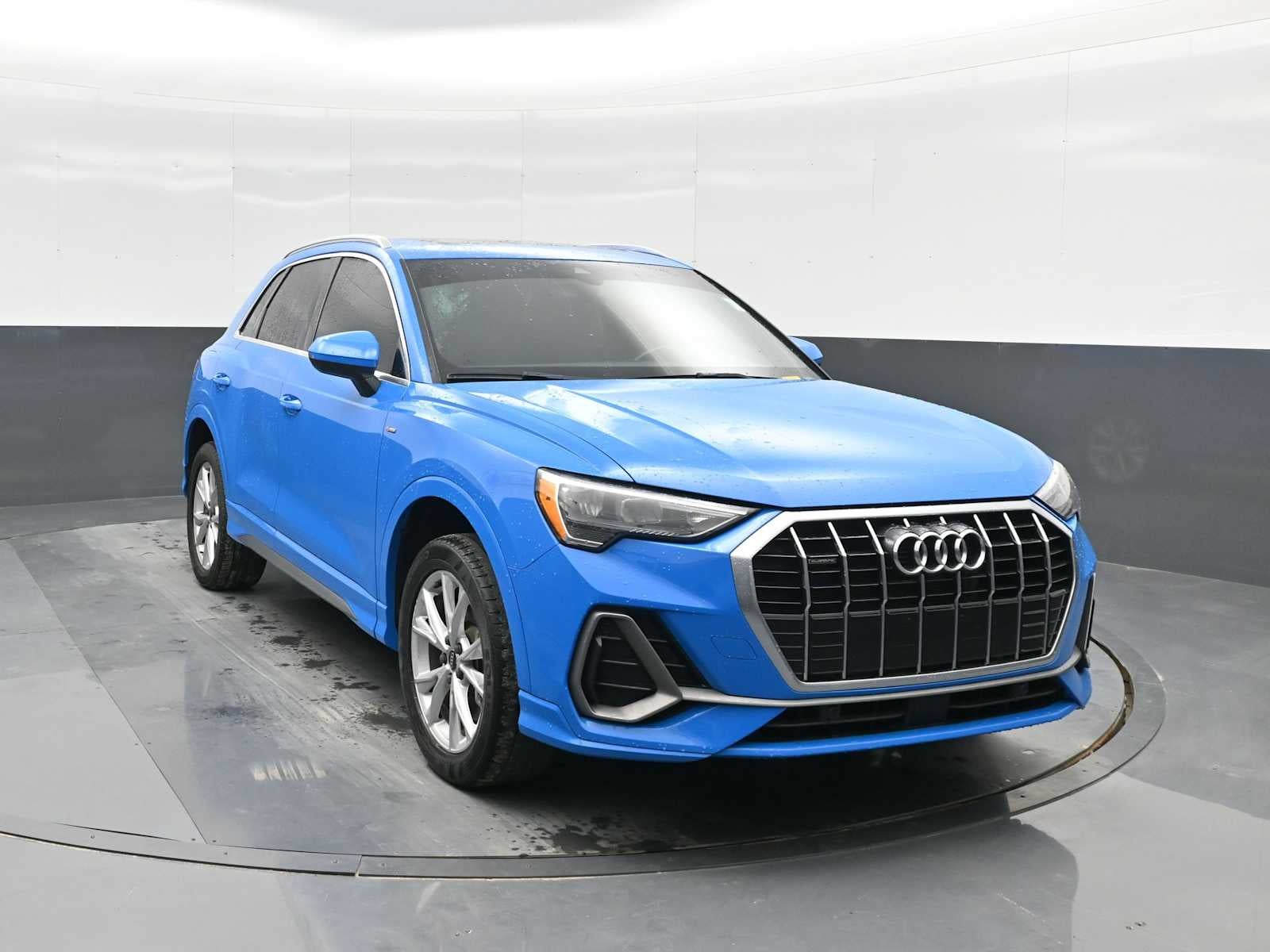 2022 Audi Q3 S line Premium