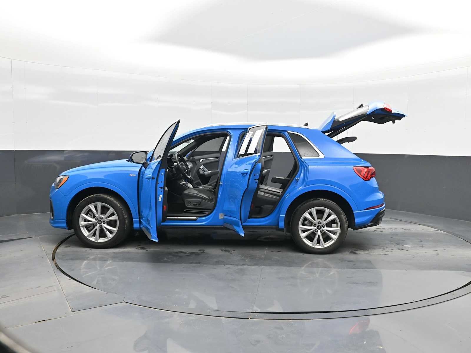 2022 Audi Q3 S line Premium