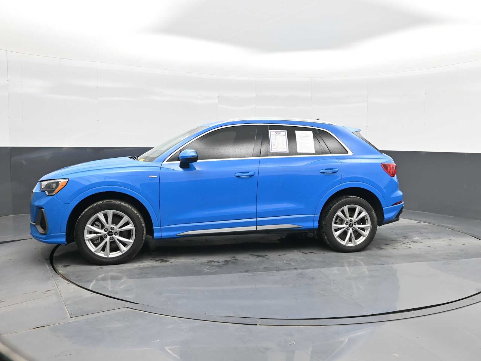 2022 Audi Q3 S line Premium