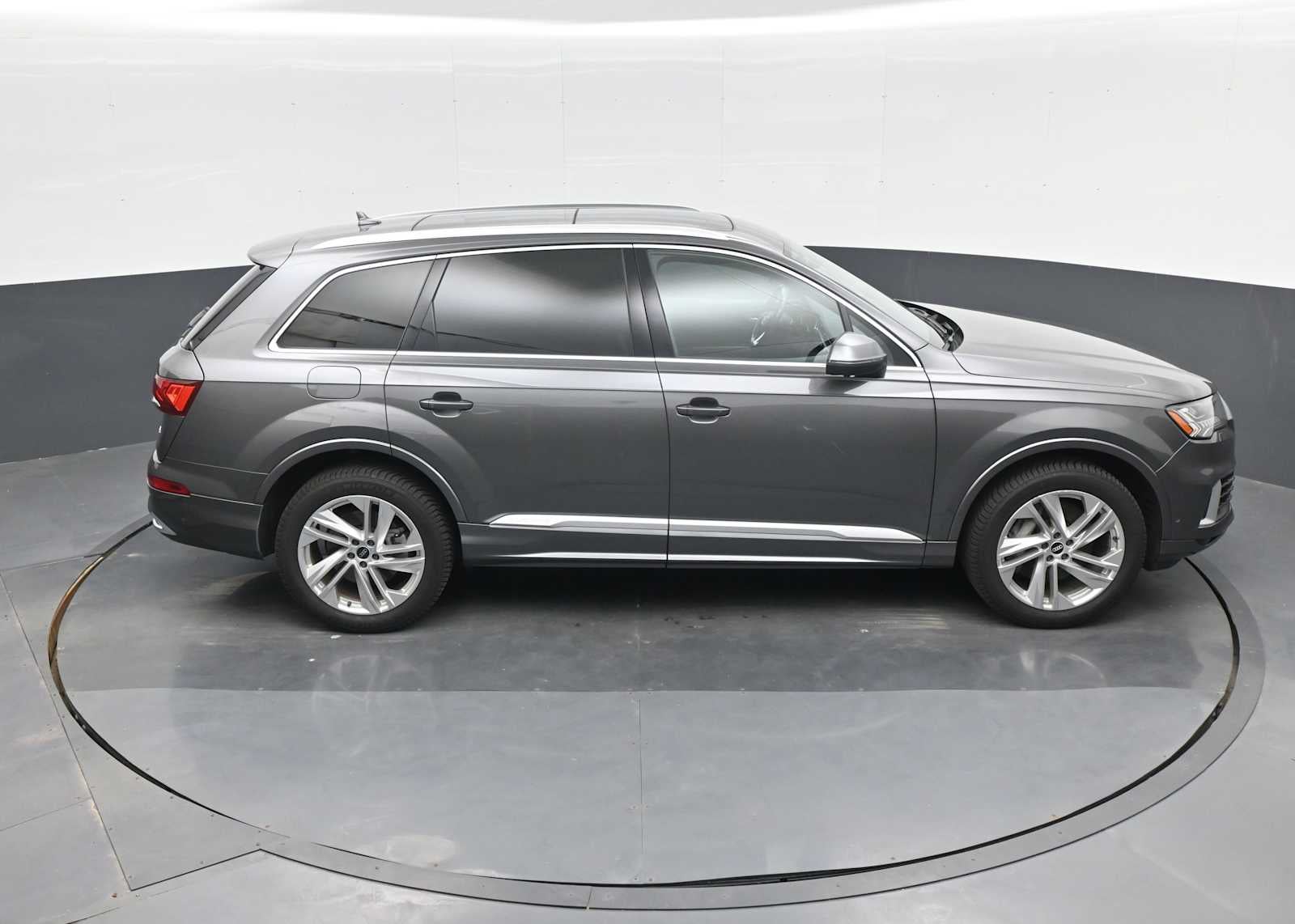 2021 Audi Q7 Premium Plus