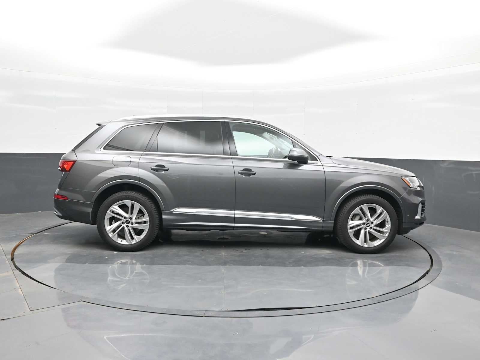 2021 Audi Q7 Premium Plus